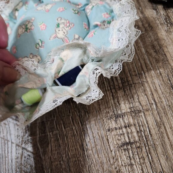 Sewing basket plus pin cushions. - Picture 12 of 16